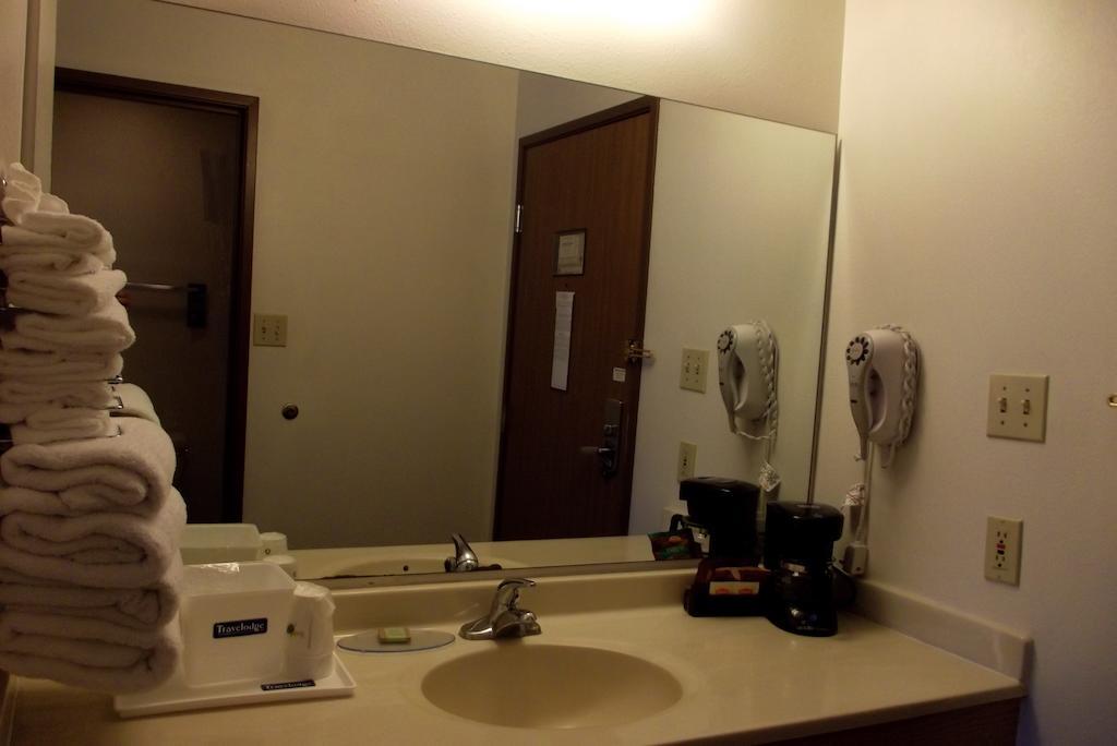 Travelodge By Wyndham Elko Nv Room photo